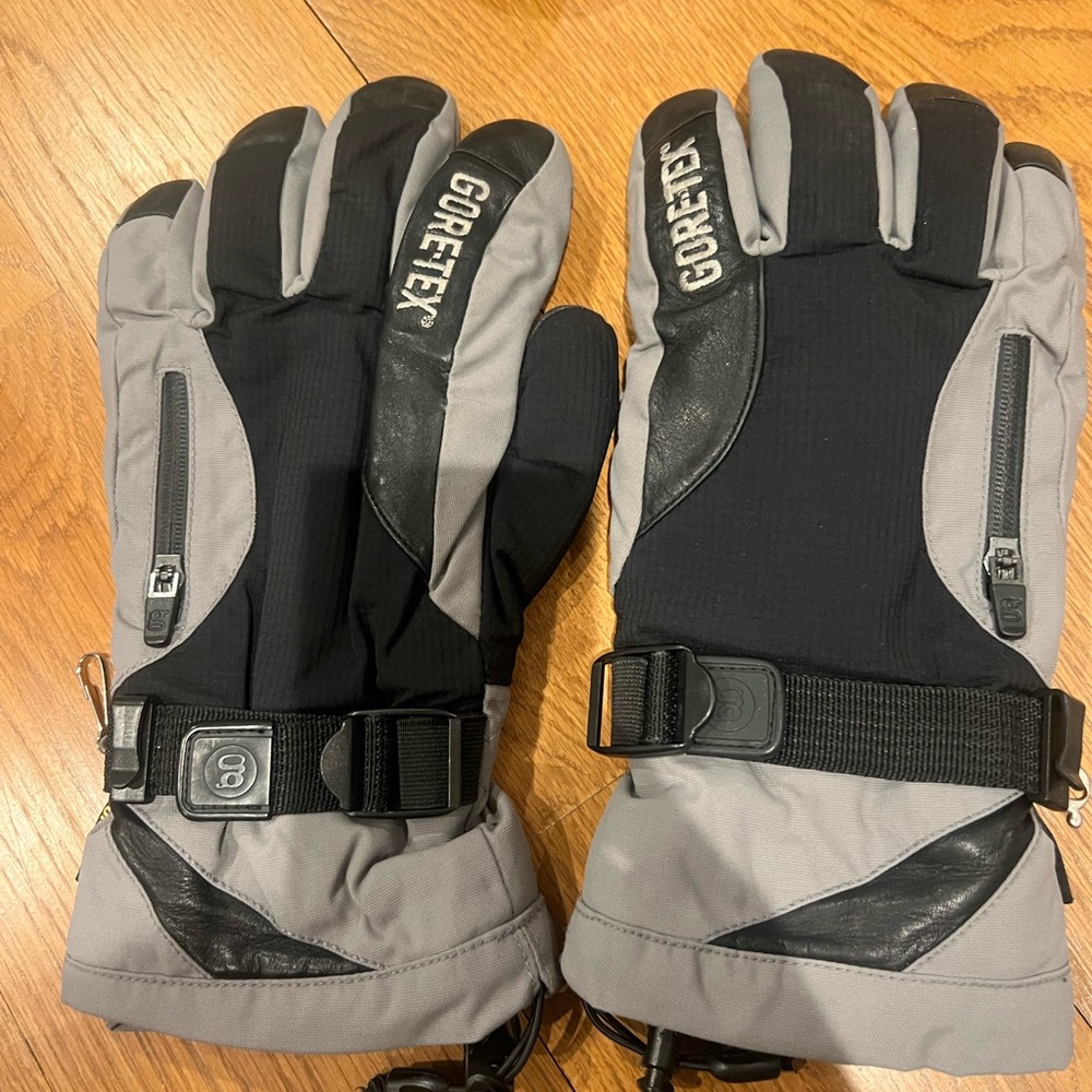 GORE-TEX Black and Gray Ski Gloves